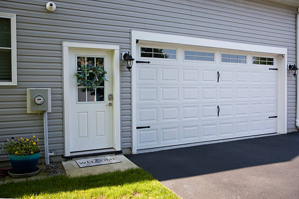 24/7 Emergency Garage Door Panel Replacement experts in La Habra, CA